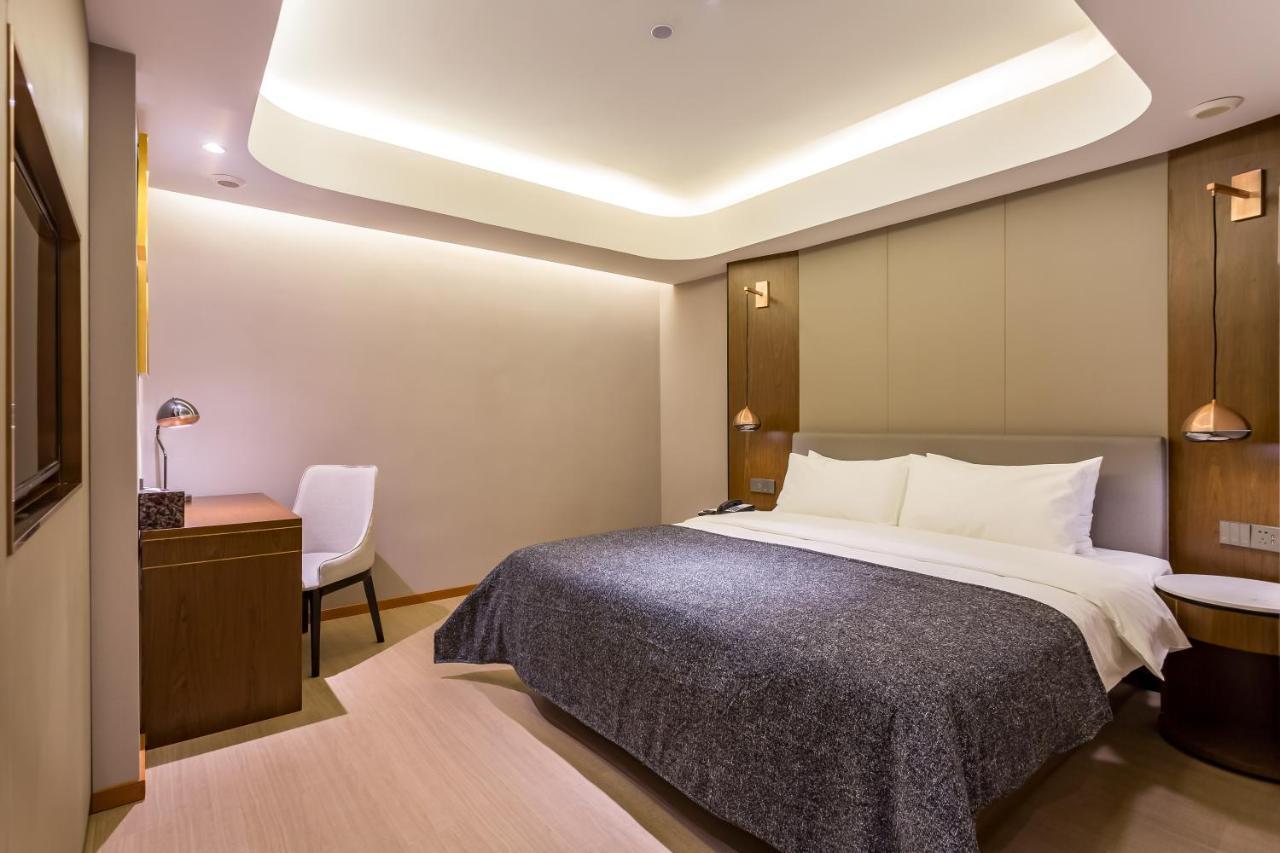 Yitel Collection Hotel Beijing Exterior photo